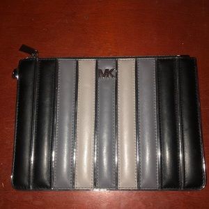 Micheal Kors wristlet